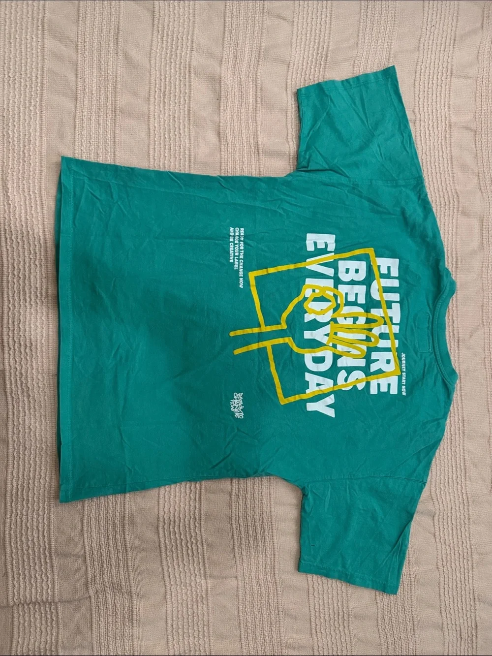 Zara Teal Short-Sleeve Graphic Tee with Yellow Accent